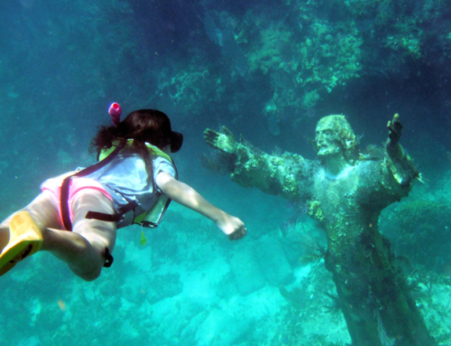 How to Avoid Crowds at Christ of the Abyss